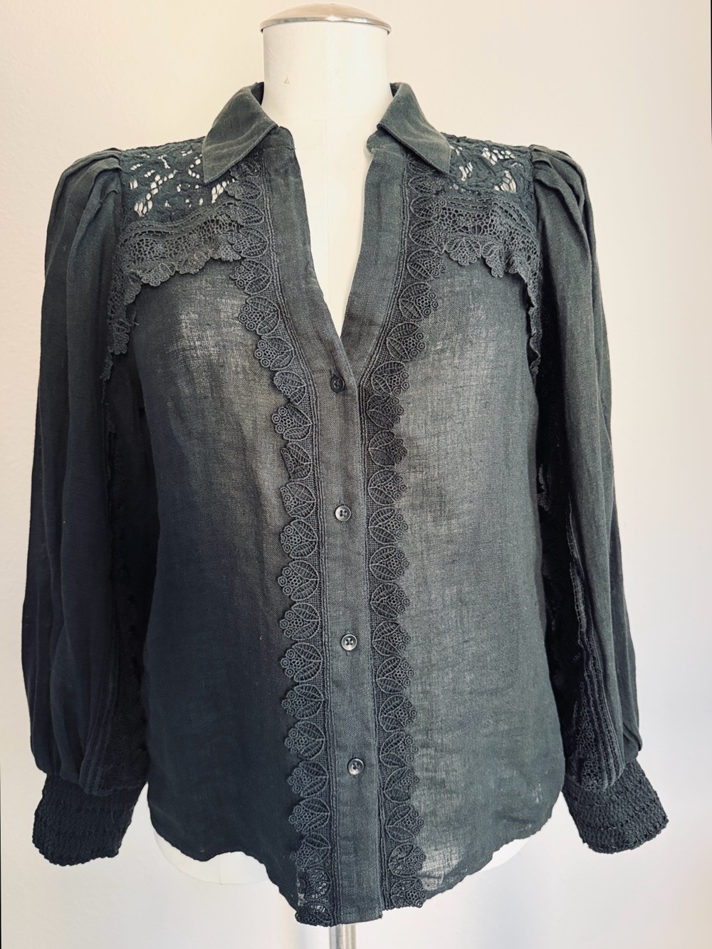 Alice+Olivia Lace-Trim Button Front Blouse - Black Sz S 100% Linen